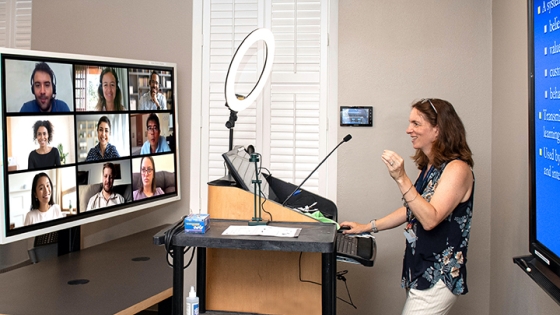faculty teaching students in an online environment faculty teaching students in an online environment